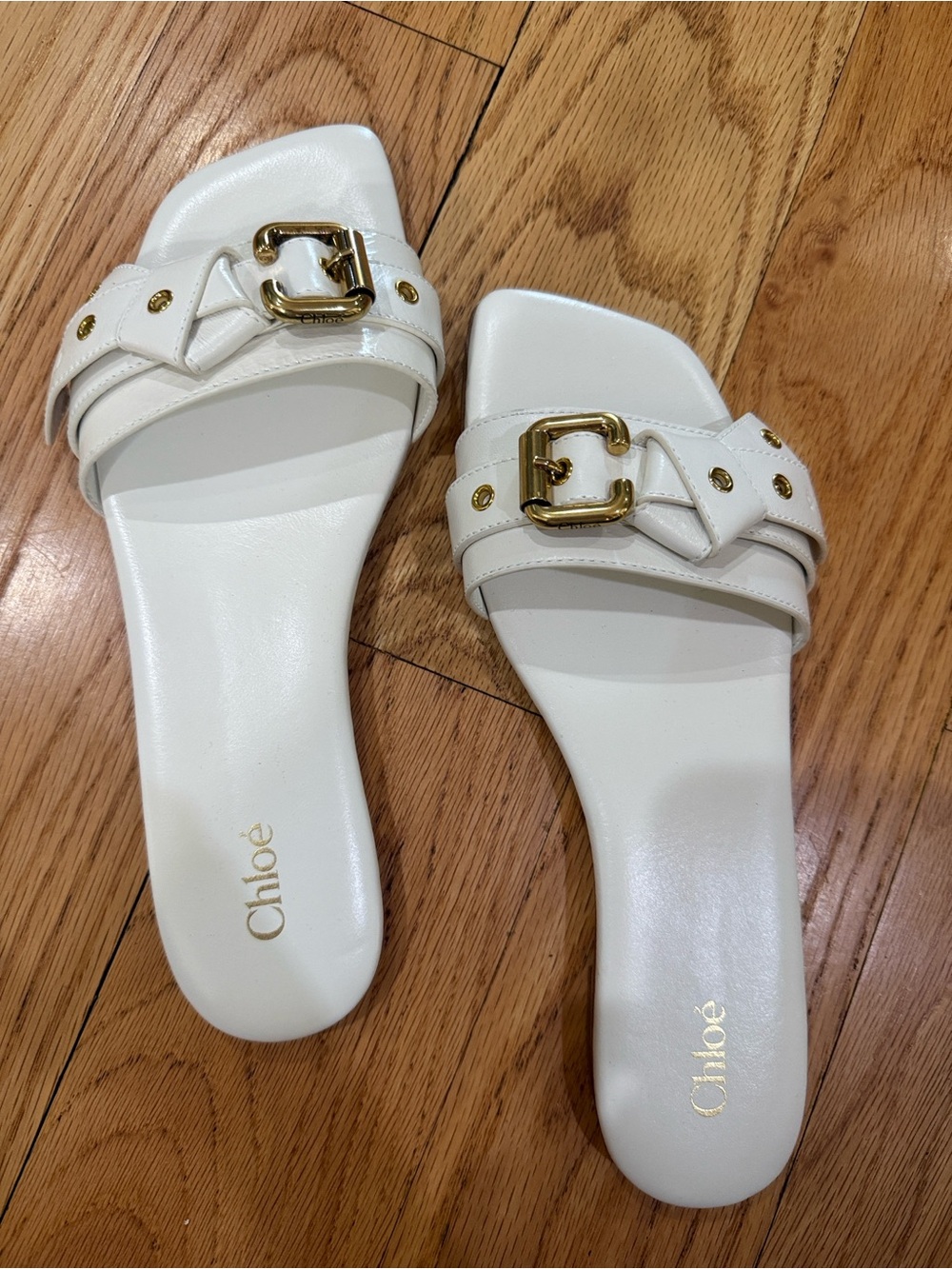 Chloé Mae Slide White Leather Slide Sandals with Gold Buckle